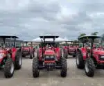 ES entrega novas máquinas e equipamentos agrícolas para 45 municípios