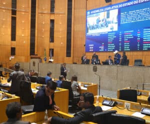Deputados aprovam reajuste de 4% para professores da rede estadual deputados aprovam reajuste para magistério