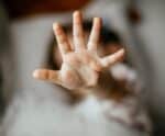 Homem é preso suspeito de estuprar a filha de quatro anos no ES