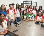 Alunos de Presidente Kennedy visitam redação do AQUINOTICIAS.COM
