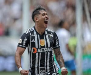 Atlético-MG faz 3 a 0 no Grêmio e entra de vez na briga pelo título do Brasileirão Atlético-MG
