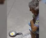 VÍDEO | Ambulante frita ovo na calçada com calor do sol em Cachoeiro