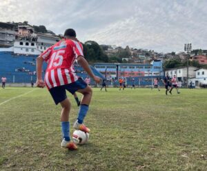 Jogador com a bola