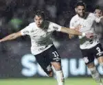 Corinthians bate Vasco e vê risco de rebaixamento diminuir no Brasileirão