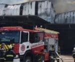 Cacau Show: combate ao incêndio em fábrica do ES segue em andamento