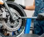 Duas rodas! Confira os sinais de quando fazer revisão na moto