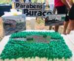 Moradores fazem “aniversário de buracos” e prefeito de Ibitirama reage