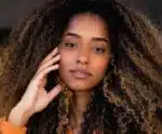 Amiga de Larissa Manoela, atriz e modelo morre aos 22 anos
