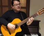 Nino do Val celebra 30 anos de música com show gratuito no Teatro de Castelo