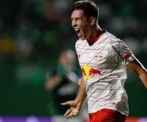 Red Bull Bragantino vence o Goiás e mantém caça ao líder Botafogo Jogador do Red Bull Bragantino