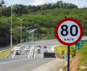 Operação especial conscientiza motoristas na BR-101 durante feriadão