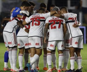 Santos e São Paulo empatam sem gols em clássico de poucas emoções