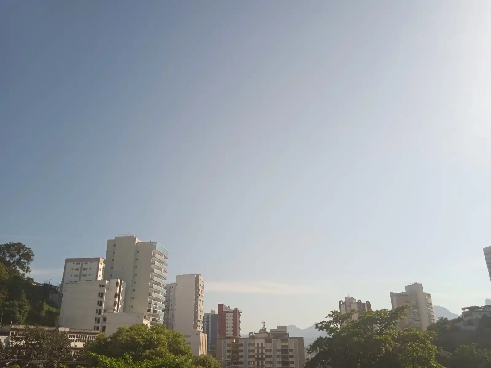 Vai dar sol no domingão? Confira a previsão do tempo!