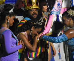 Feijoada, ensaio e encontro em escola de samba agitam pré-carnaval no ES