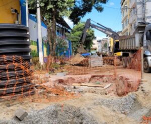 Avanço de obras muda o trânsito e ônibus terão rota alternativa em Cachoeiro obra de macrodrenagem em Cachoeiro