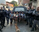 VÍDEO | Policiais militares improvisam festa de aniversário para criança no ES