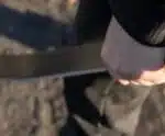 Homem é agredido com golpes de facão pelo ex-companheiro da esposa no ES