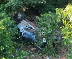 Casal de idosos morre após capotar carro na ES 166, em Castelo casal de idosos morre em acidente na rodovia Pedro Cola, Castelo