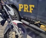 Ação da PRF resulta na apreensão de drogas, arma e veículo clonado