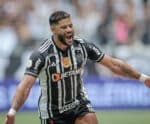 Jogador Hulk anuncia gravidez de 2º filho com sobrinha de ex-mulher