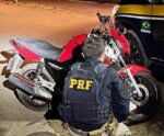 Motocicleta clonada conduzida por menor de idade é recuperada no ES