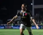 Decisivo na permanência, Paulinho encerra ano difícil ‘grato por jogar no Vasco’