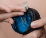 Mais de 170 pessoas têm queimadura nos olhos após usar pomada para cabelo