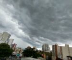 Instituto emite alerta de tempestade com queda de granizo no Sul do ES