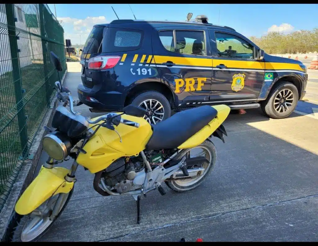 Moto clonada apreendida pela PRF