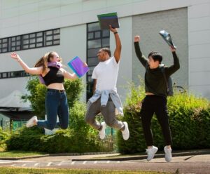 Nossa Bolsa: ES abre mais de mil vagas gratuitas de graduação bolsa de estudos - estudantes