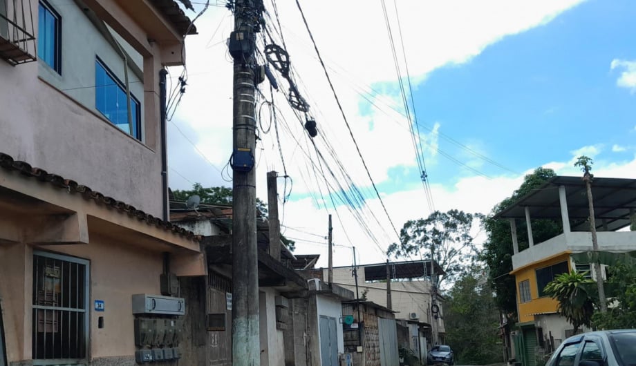 Os trabalhos incluem limpeza, higienização, ordenamento e retirada de cabos obsoletos.
Foto: Divulgação Os trabalhos incluem limpeza, higienização, ordenamento e retirada de cabos obsoletos.
Foto: Divulgação