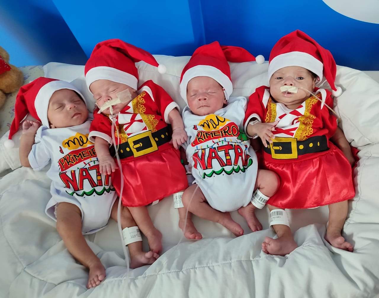 sêxtuplos de Colatina vestidos de Natal