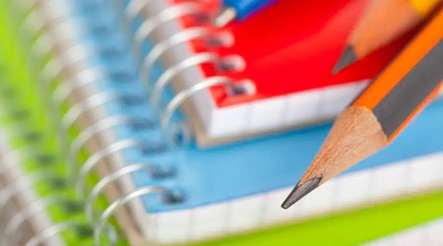 cadernos e lápis - novo ensino médio - material escolar