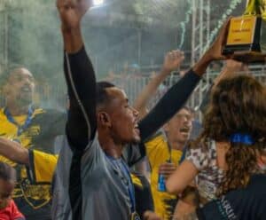 Campeonato de Beach Soccer em Marataízes; veja os vencedores Jogadores comemorando título