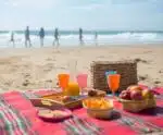 Verão: o que levar para a praia sem descuidar da saúde