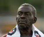 Denir, ex-massagista do Flamengo, recebe homenagem de jogadores