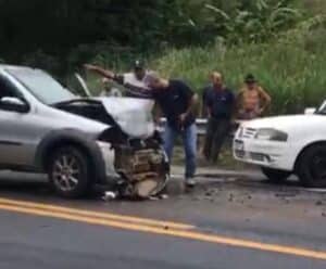 Itapemirim: seis pessoas ficaram feridas em acidente entre dois carros
