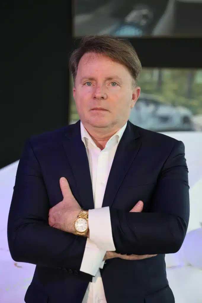 Flávio Assis vai lançar carro elétrico nacional em série