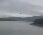 Dois helicópteros da Marinha caem e deixam um morto e sete desaparecidos