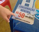 Procon-ES notifica sindicatos e associações de bares sobre consumação mínima