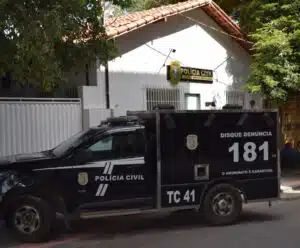 Corpo amarrado em blocos é encontrado boiando no Rio Itapemirim Jovem morto em Cachoeiro - Atílio Vivácqua