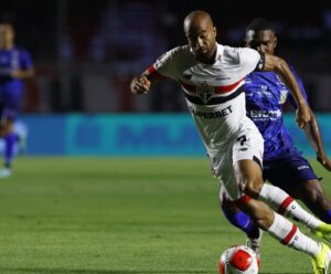 Lucas Moura marca gol pelo São Paulo e diz sonhar com seleção
