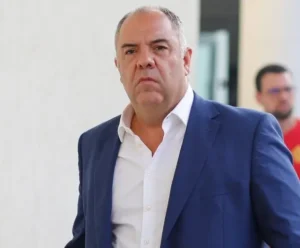 VÍDEO | Câmera mostra detalhes da agressão de Marcos Braz a torcedor do Fla