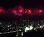 ​Réveillon Vila Velha encanta multidão com espetáculo pirotécnico