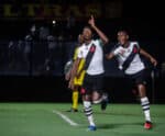 Vasco vence Madureira em São Januário e lidera o Campeonato Carioca