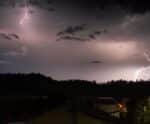 Saiba como se proteger de raios durante tempestades