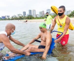Praia Acessível tem funcionamento ampliado durante o Verão em Vitória Programa Praia Acessível em Vitória