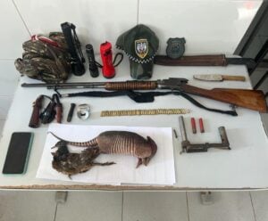 Homem é detido em Sooretama com arma de fogo e animais silvestres abatidos Homem é detido em Sooretama com arma de fogo e animais silvestres abatidos