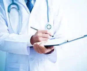 Prefeitura de Guarapari abre processo seletivo para Médicos médico