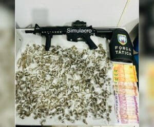 Casa caiu! Polícia apreende 800 buchas de maconha em prédio no ES
